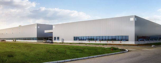 Commercial warehouse building